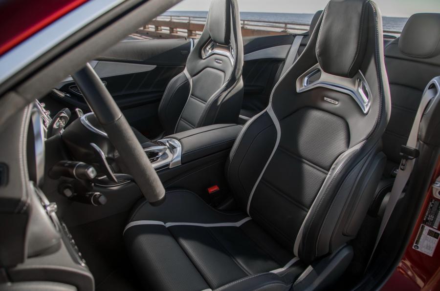 Интерьер Mercedes-AMG C63 S Cabriolet 2016 года  (NA) (фото 17 из 27)